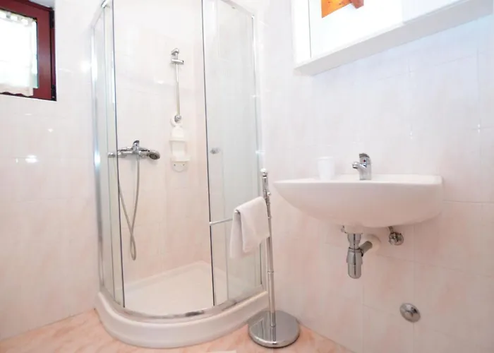 House Nada * 로비니