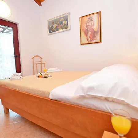 Nyaraló House Nada *