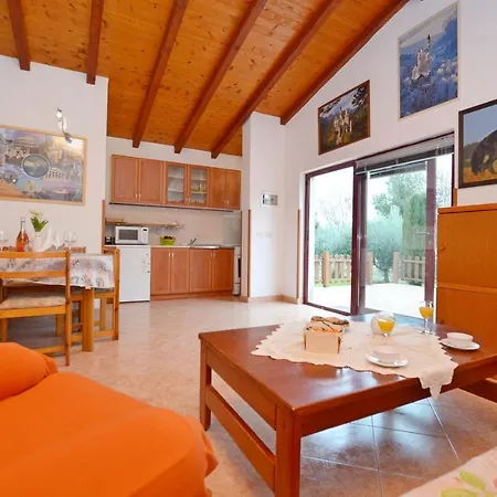 Hébergement de vacances House Nada *